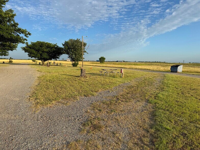 More Photos Of 633 Grand ave, Texola Flex For Sale