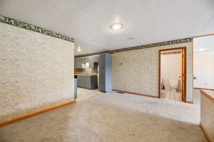 More Photos Of 106 Shadybrook Dr, Cheney Office For Sale
