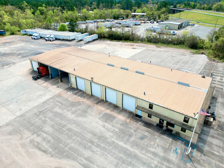 More Photos Of 4521 Higgins Rd, Mobile Industrial For Lease
