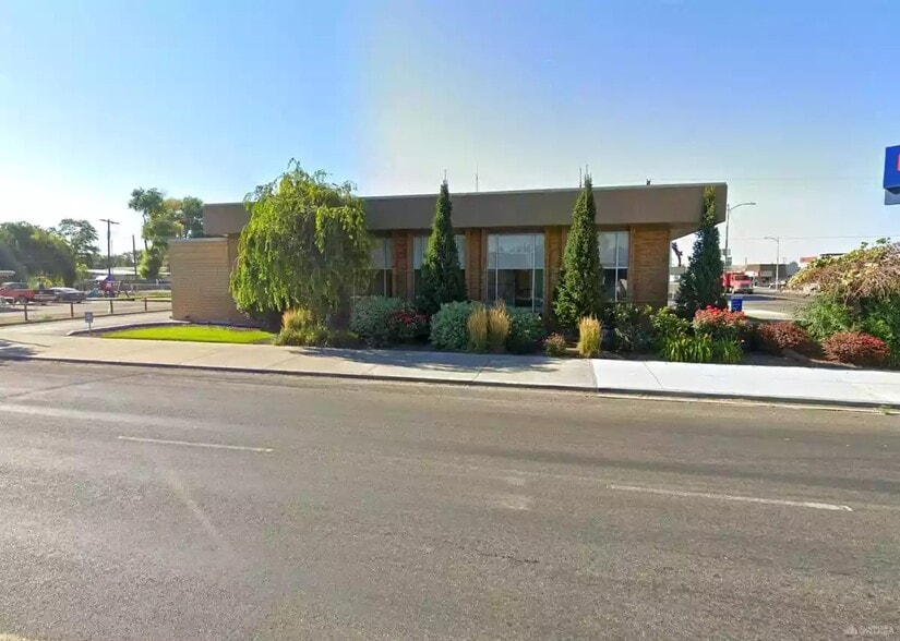 Primary Photo Of 15 S Idaho St, Wendell Bank For Sale