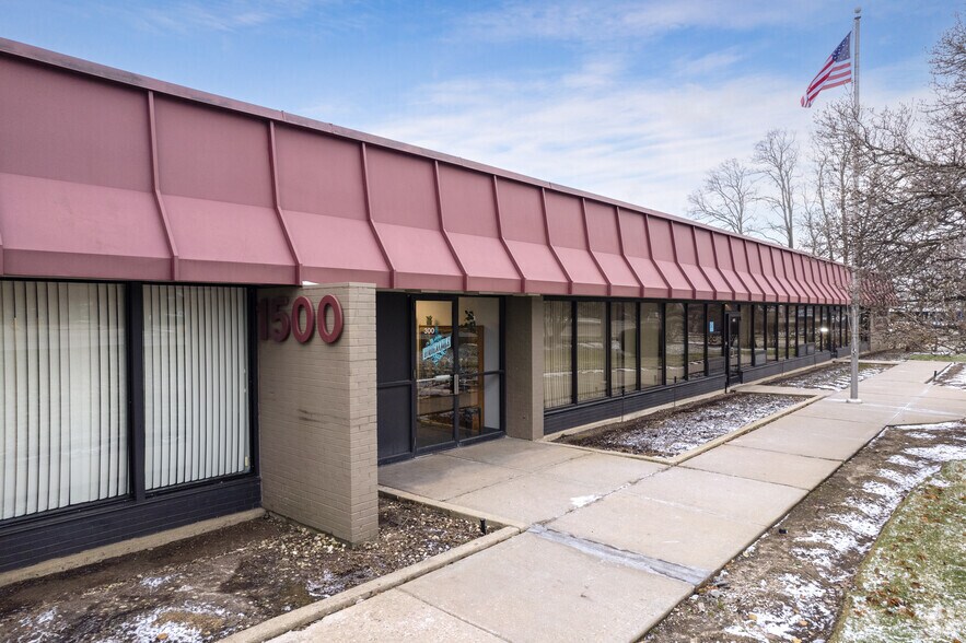 Primary Photo Of 1500 Hicks Rd, Rolling Meadows Warehouse For Lease