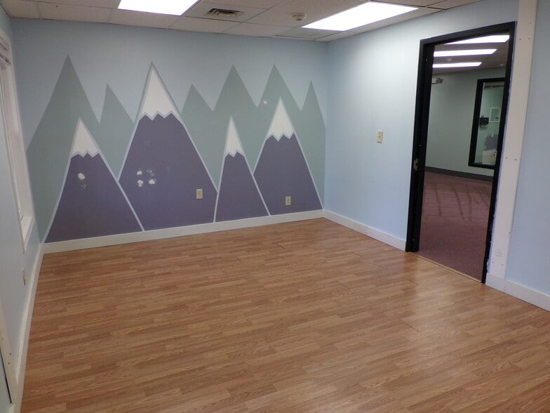 More Photos Of 401 Gilford Ave, Gilford Office For Lease