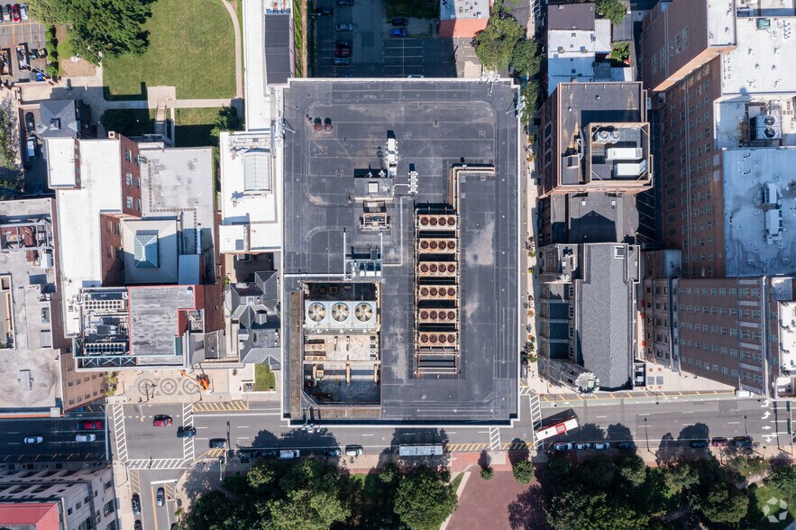 More Photos Of 33 Washington St, Newark Office For Lease