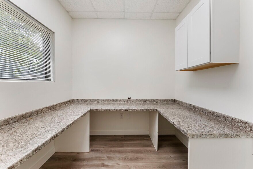 More Photos Of 26211 I-45, Spring Office For Lease