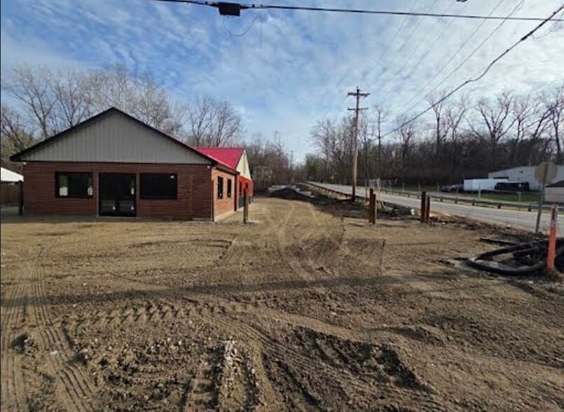 More Photos Of 9620 N Dixie Hwy, Franklin Freestanding For Sale