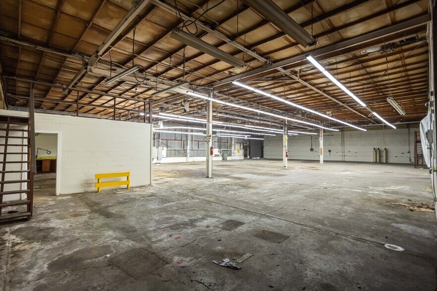 More Photos Of 3409 E Olympic Blvd, Los Angeles Service For Sale