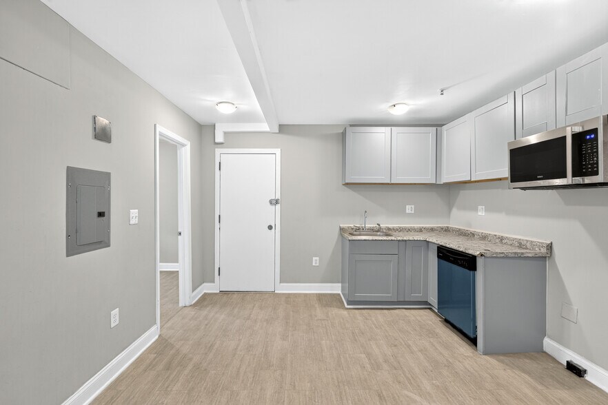 More Photos Of 109 Wayne Pl SE, Washington Apartments For Sale