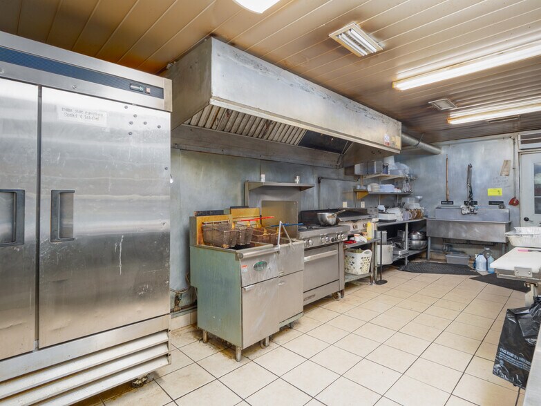 More Photos Of 340 Northview Dr, Jesup Restaurant For Sale