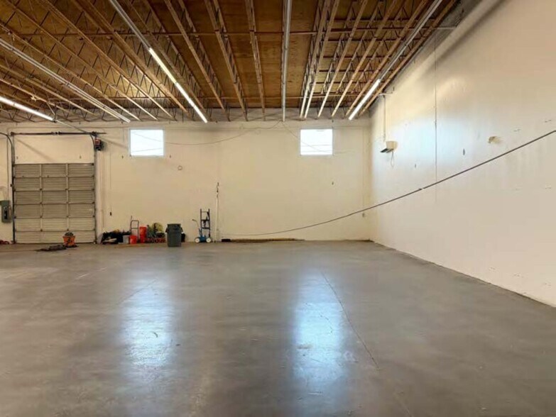 More Photos Of 120 NE 9th Ave, Portland Warehouse For Lease