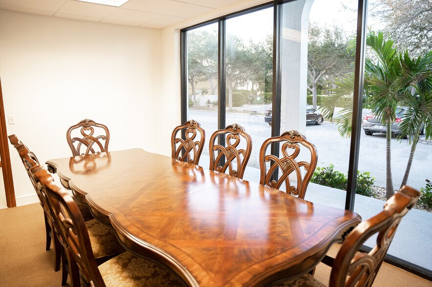 More Photos Of 112-120 US Highway 1, Tequesta Medical For Sale
