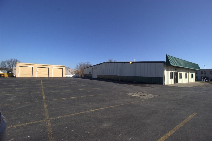 More Photos Of 1520 Emerson St, Rochester Warehouse For Lease