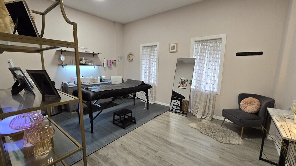 More Photos Of 7527-7573 Ulmerton Rd, Largo Office For Lease