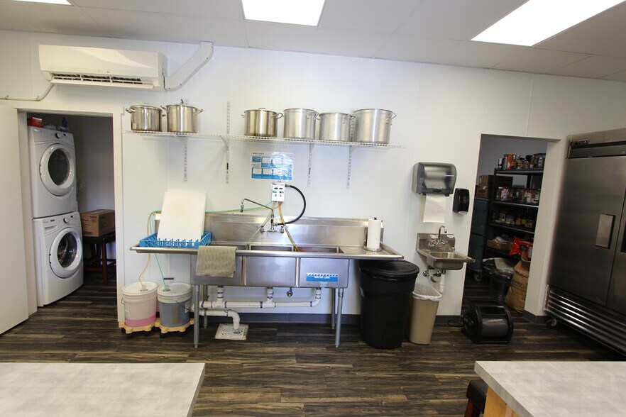 More Photos Of 220 12th St SW, Loveland Warehouse For Sale