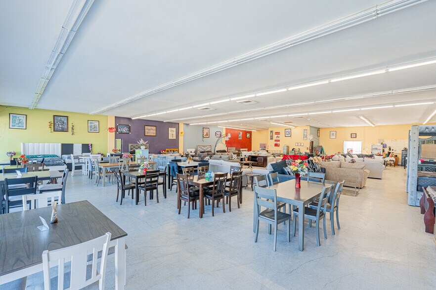 More Photos Of 280 N San Jacinto St, Hemet Freestanding For Sale