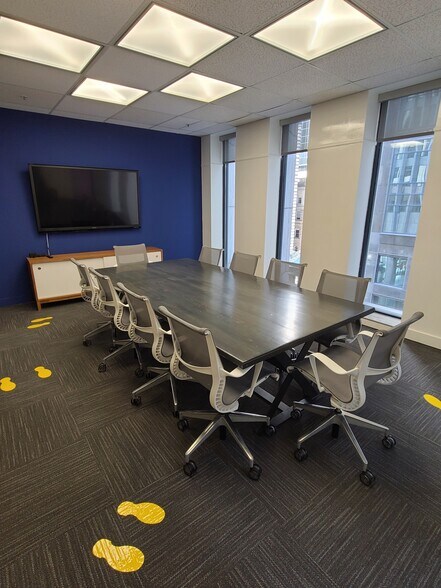 More Photos Of 110 Yonge St, Toronto Office For Lease