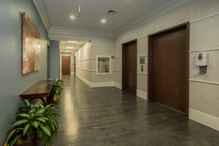 More Photos Of 60 Railroad Pl, Saratoga Springs Office For Lease