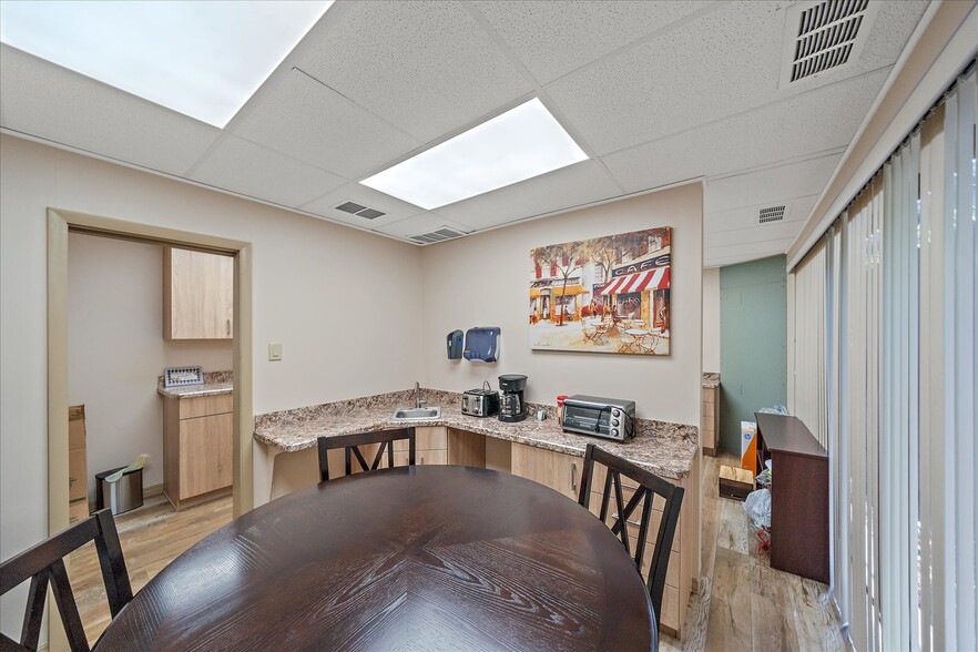More Photos Of 1872 Tamiami Trl S, Venice Office For Sale
