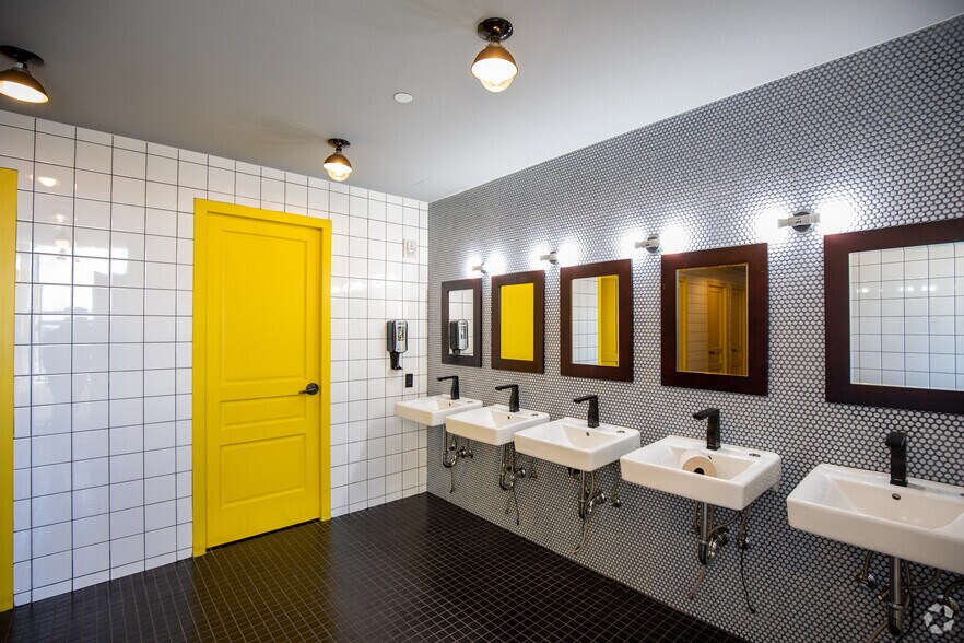 More Photos Of 35-37 36th St, Long Island City Office For Lease