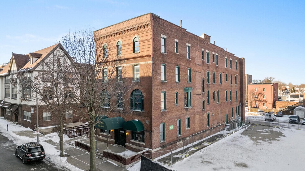 More Photos Of 112 W Hill St, Champaign Multifamily For Sale