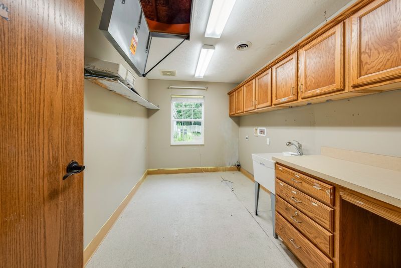 More Photos Of 80 Miller St, Centerburg Congregate Senior Housing For Lease