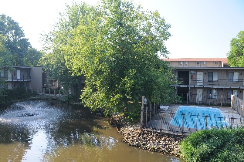 More Photos Of 2939-3009 12th Ave SW, Cedar Rapids Apartments For Sale