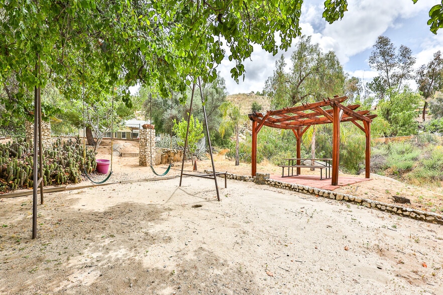 More Photos Of 41431 Gibbel Rd, Hemet Apartments For Sale