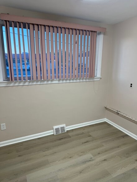 More Photos Of 2216 Macdade Blvd, Holmes Medical For Sale