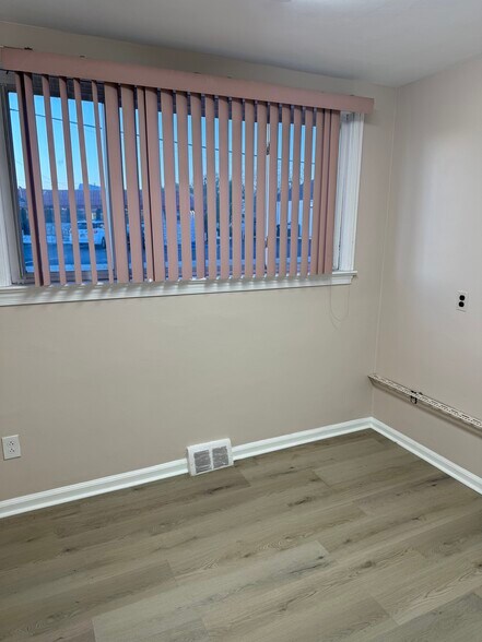 More Photos Of 2216 Macdade Blvd, Holmes Medical For Lease