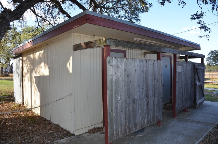 More Photos Of 2239 FM 3432, Adkins Freestanding For Sale