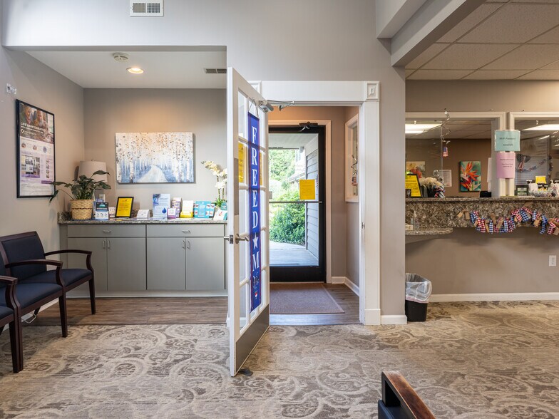 More Photos Of 1998 Hendersonville Rd, Asheville Medical For Sale