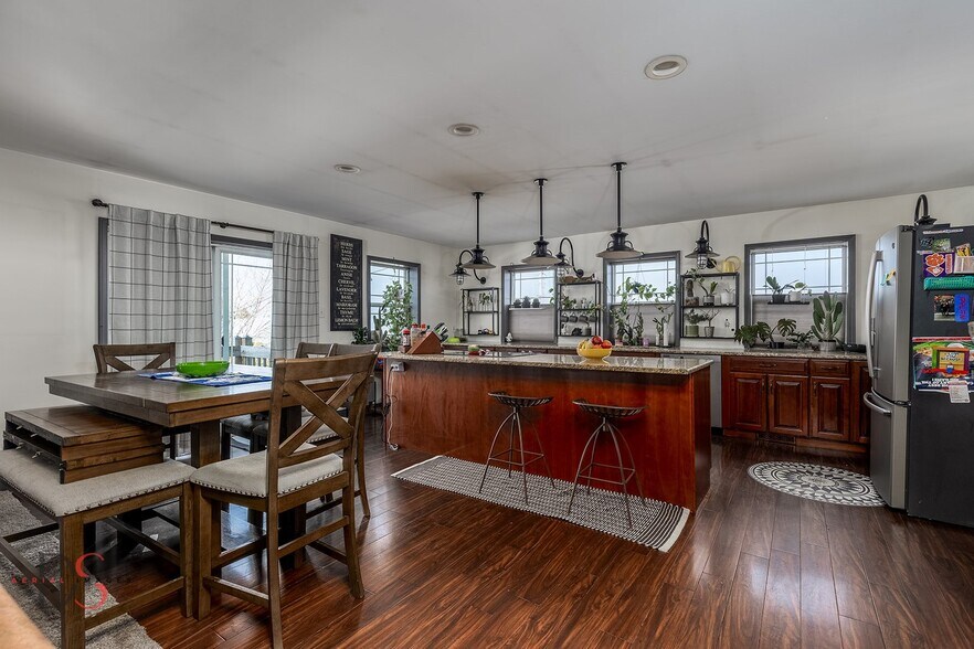 More Photos Of 611 E Dayton Rd, Ottawa Warehouse For Sale