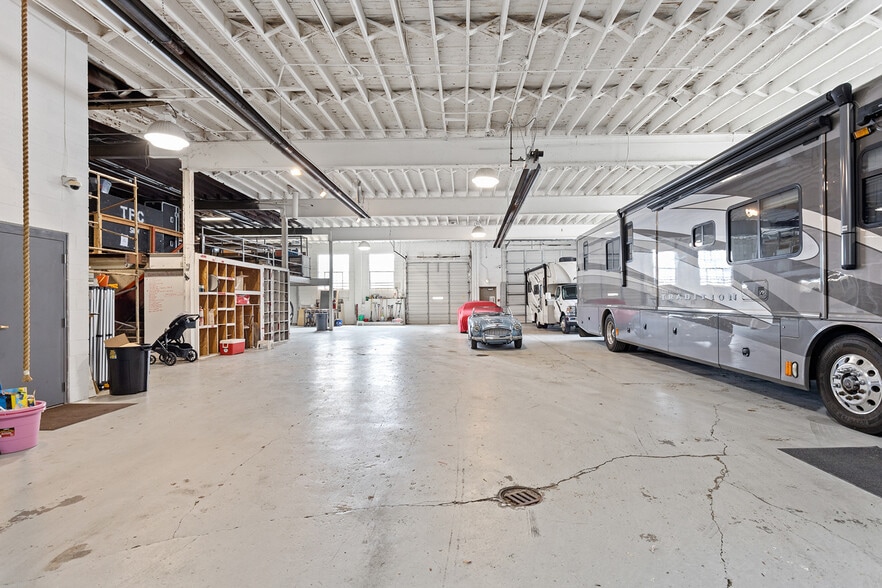 More Photos Of 838 N Delaware St, Indianapolis Unknown For Lease