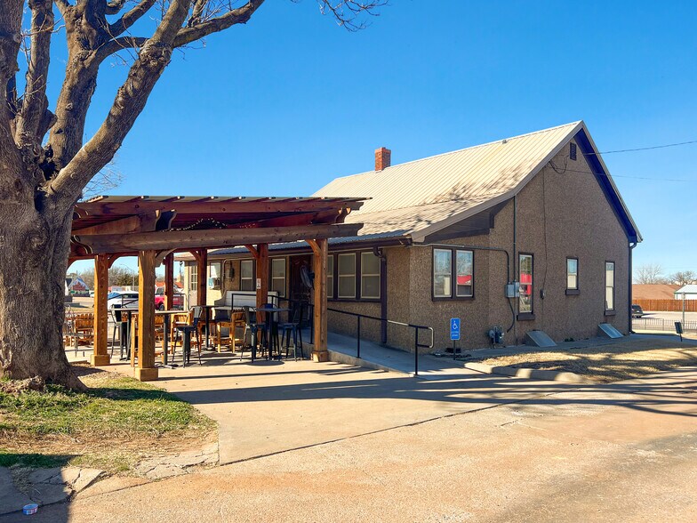 More Photos Of 319 Oklahoma Blvd, Alva Restaurant For Sale