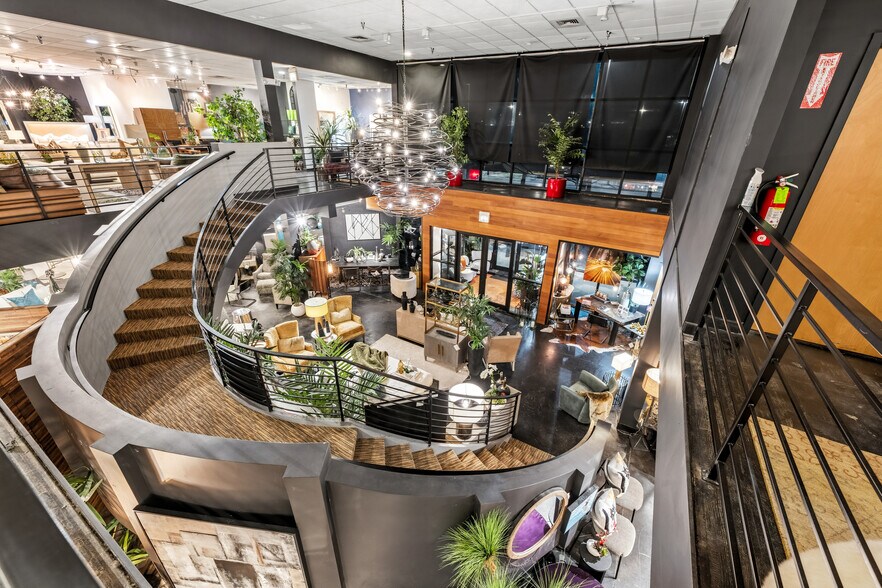 More Photos Of 475 S Broadway St, Denver Freestanding For Sale