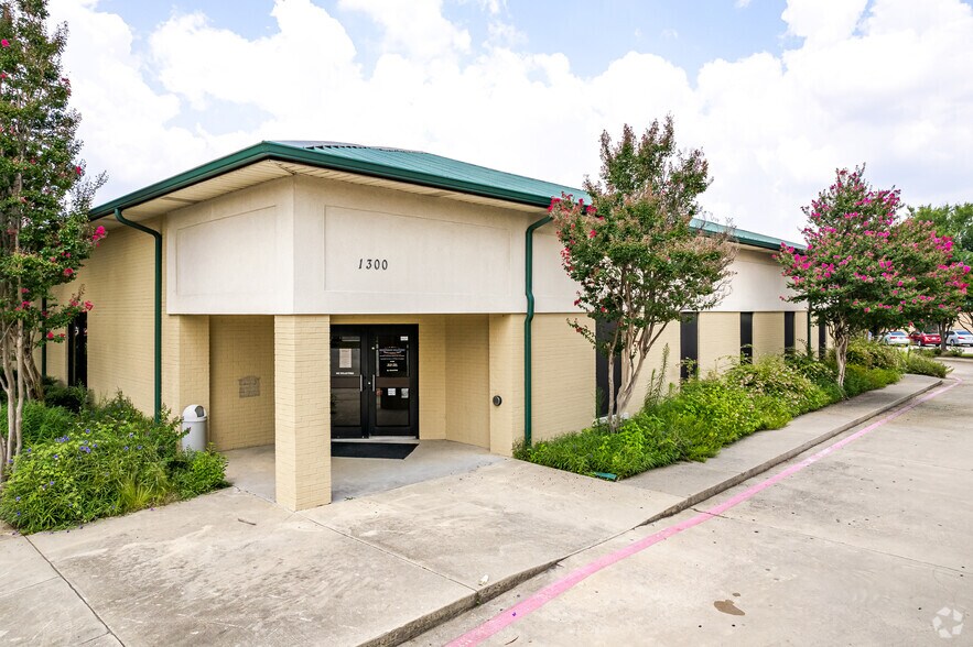 More Photos Of 1300 Teasley Ln, Denton Office For Sale