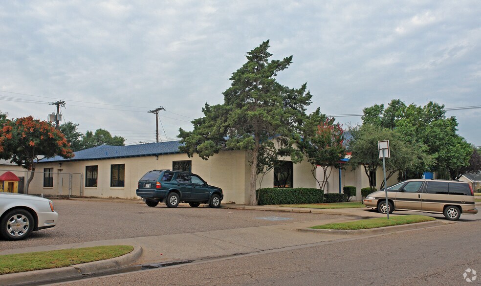 More Photos Of 2603 University Ave, Lubbock General Retail For Sale