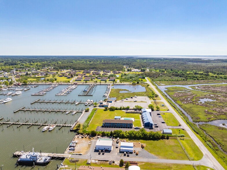More Photos Of 700 Norris Harbor Dr, Crisfield Hotel For Sale