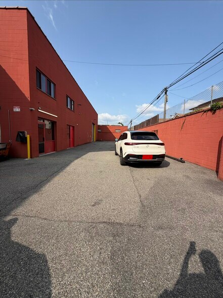 More Photos Of 8843 76th Ave, Glendale Warehouse For Sale