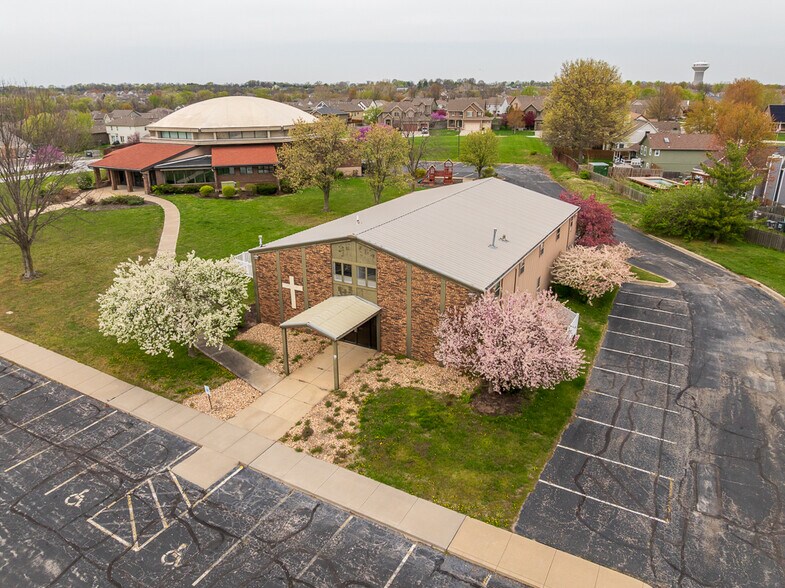 More Photos Of 800 SW 150 Hwy, Lee's Summit Office For Sale