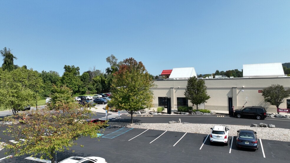 More Photos Of 1800 Sullivan Trl, Easton Storefront For Lease