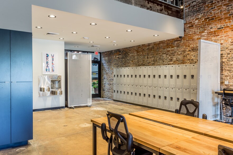 More Photos Of 500 E Davie St, Raleigh Restaurant For Lease