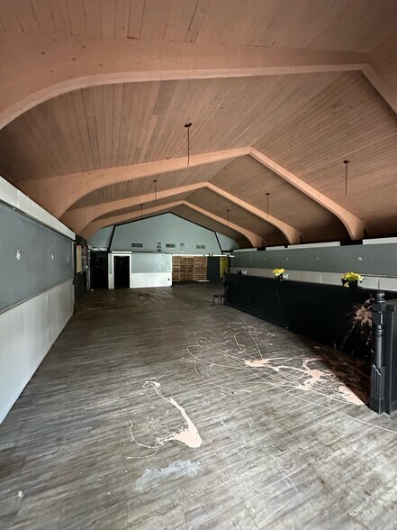 More Photos Of 2445 SW 13th St, Gainesville Storefront Retail Office For Sale