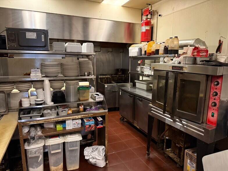 More Photos Of 160 W Broadway St, Sparta Restaurant For Sale