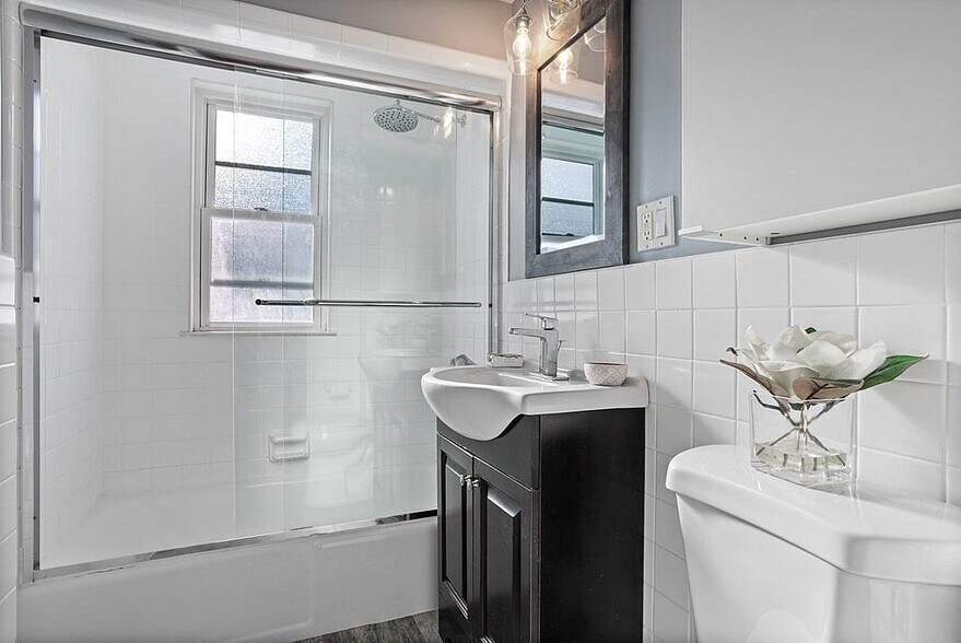 More Photos Of 132 Rawson Rd, Arlington Flex For Sale