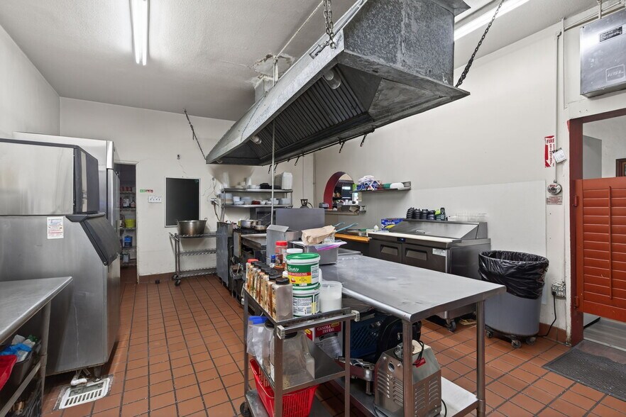 More Photos Of 974 E Main St, Santa Paula Restaurant For Sale