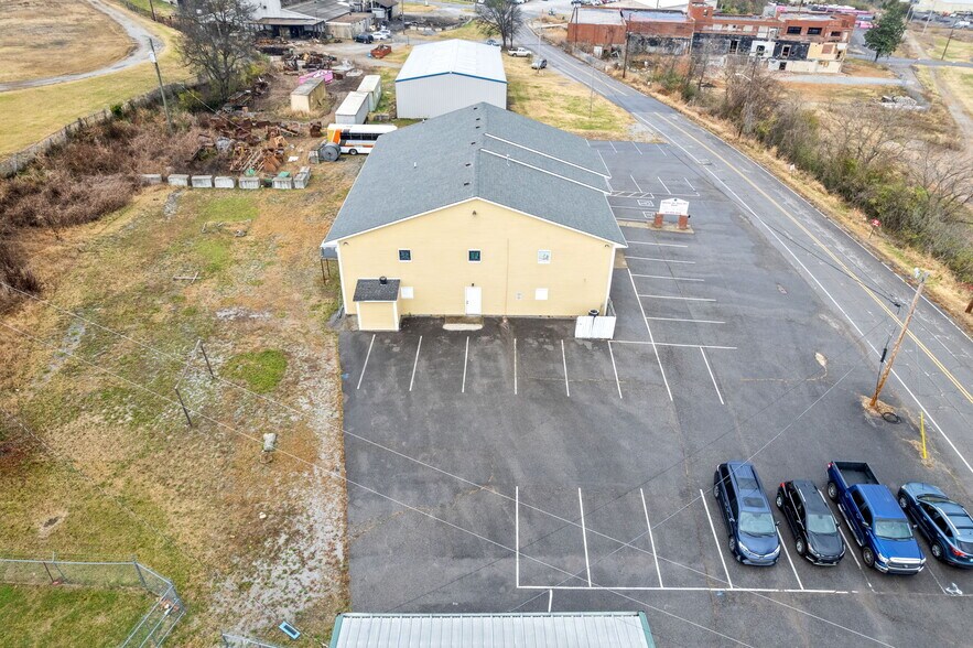 More Photos Of 701 Red River St, Clarksville Office For Sale