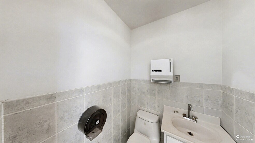 More Photos Of 146 Norman Ave, Brooklyn Apartments For Lease