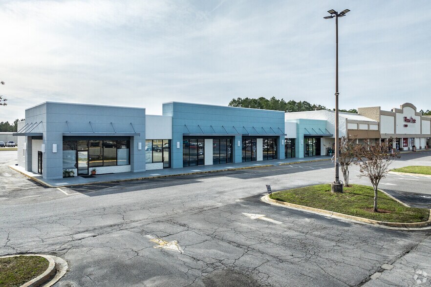 More Photos Of 1351 Boone Avenue Ext E, Kingsland Unknown For Lease