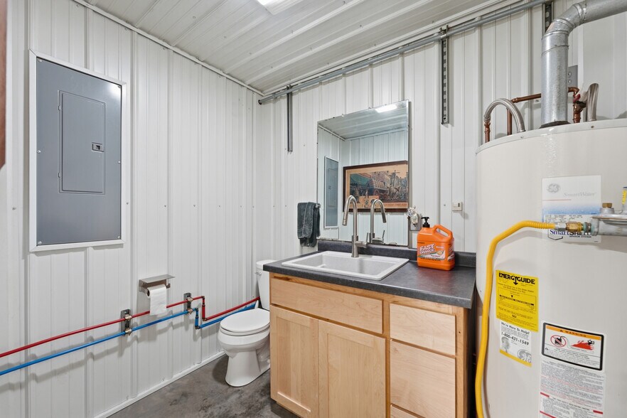 More Photos Of 22946 100th Ave, Cadott Manufacturing For Sale