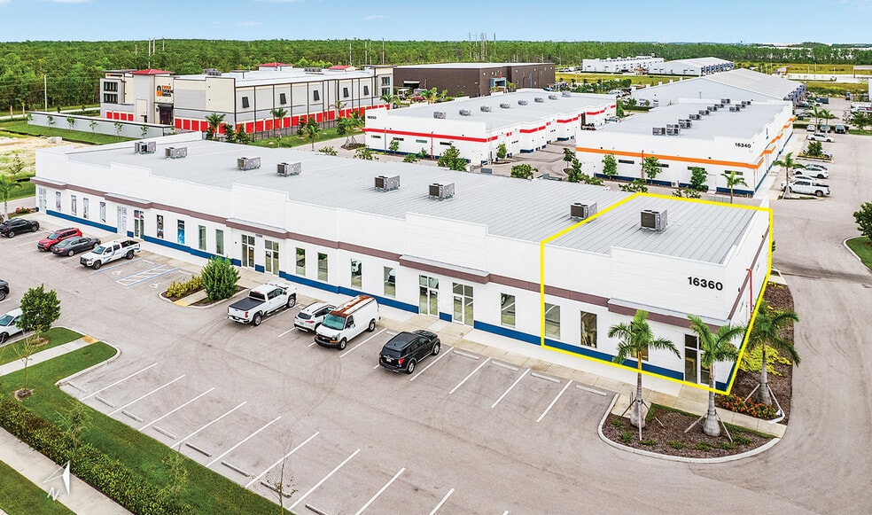 More Photos Of 16360 Innovation Ln, Fort Myers Showroom For Lease